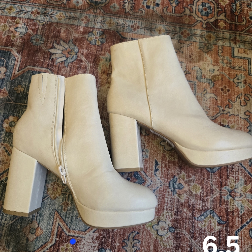 Woman's booties